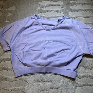 Alphalete Women’s Cropped V-Neck Tee - Lilac, Size Medium